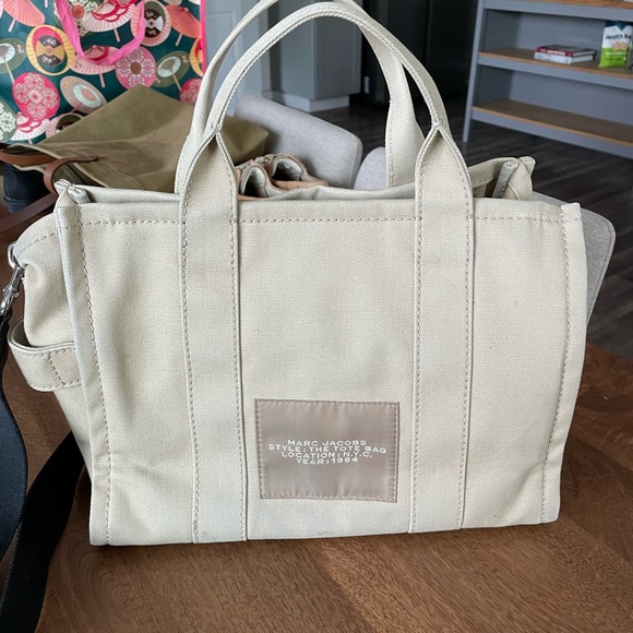 SOLD on Depop - Marc Jacobs Tote Bag 👜 - Picture 3 of 10